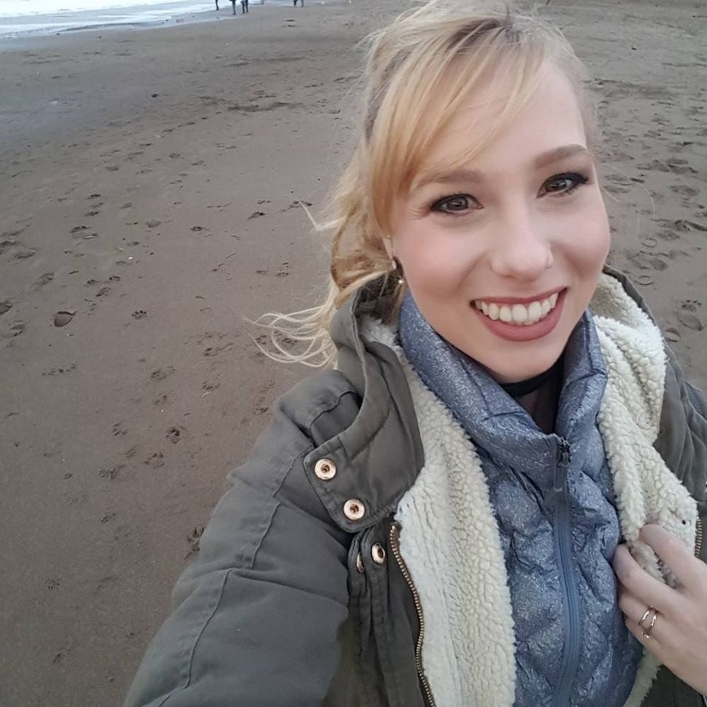 Meet your Posher, Crystal