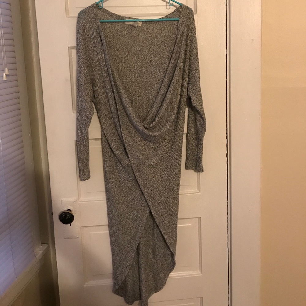 High low sweater with a draped neck