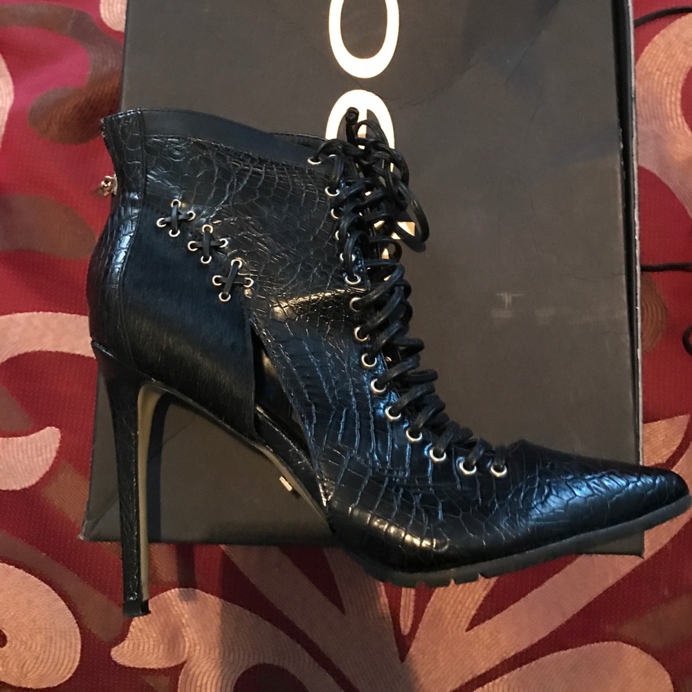 Bebe heels size 9