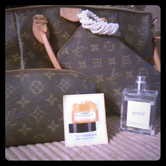 philosophy Other - Almost Full Bottle of Amazing Grace by Philosophy