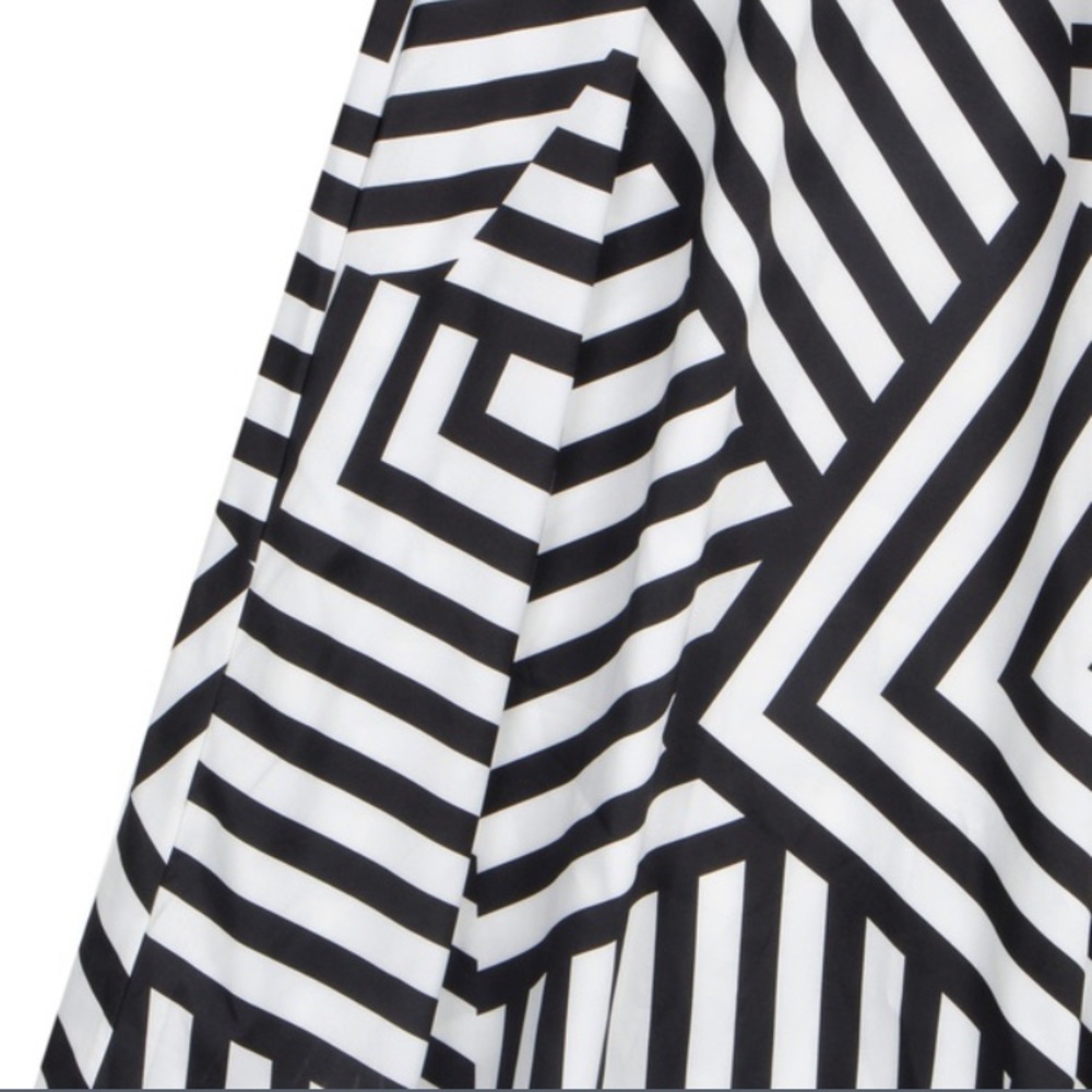๐ BLACK & WHITE MAXI BEACH DRESS - Picture 4 of 8