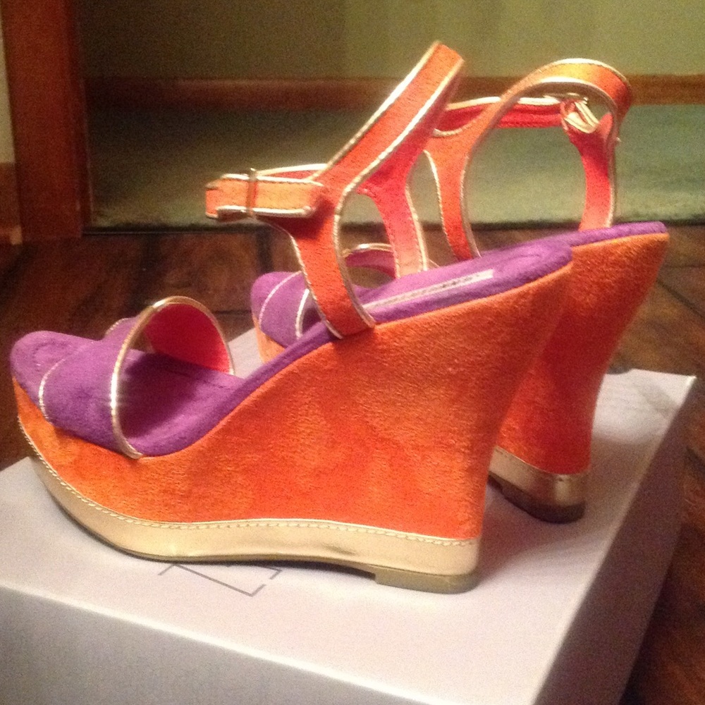 Jennifer Lopez platform sandals