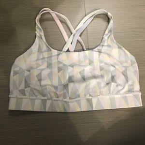 Lululemon energy bra size 6