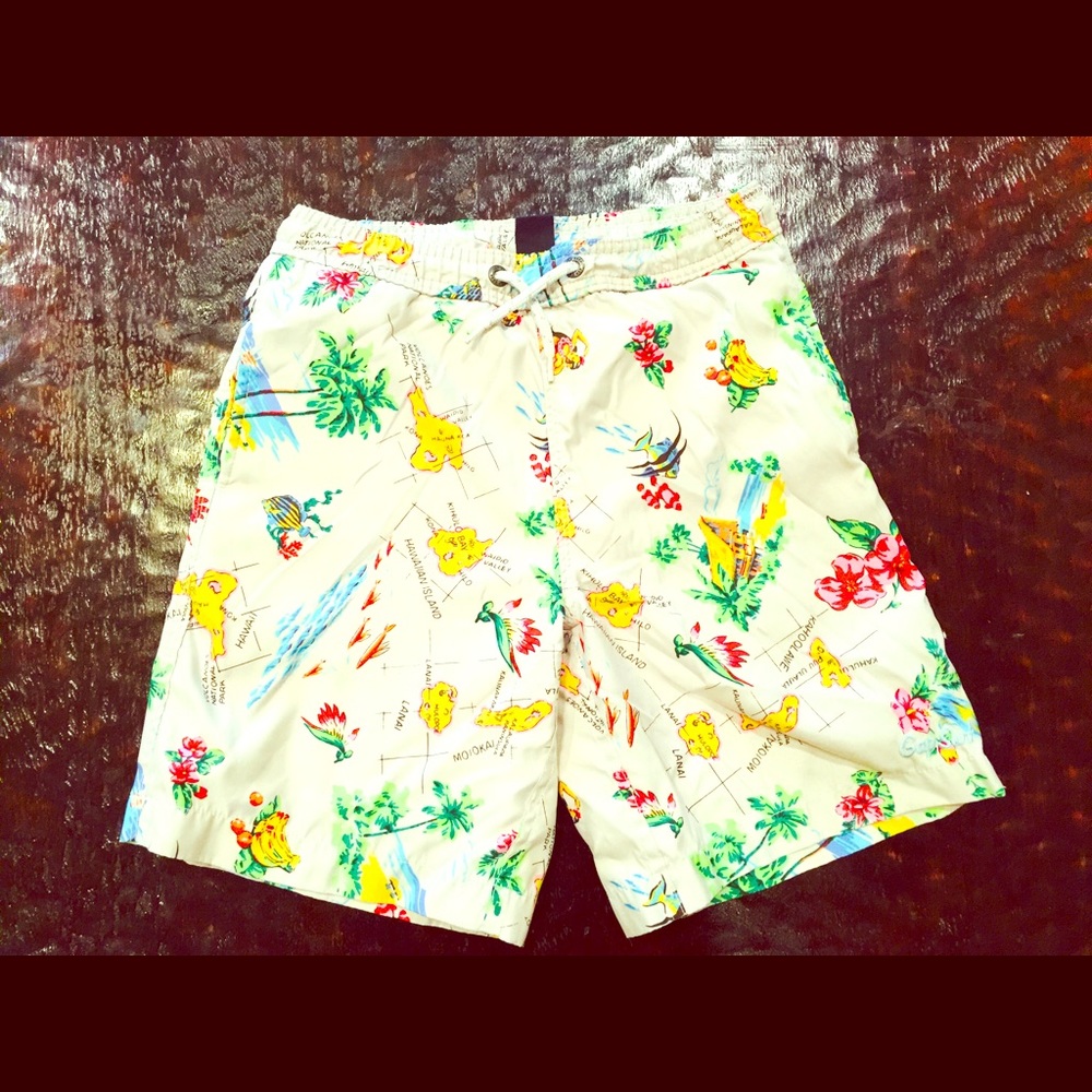 Gap size 8 map theme swim trunks