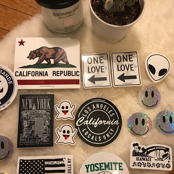 Brandy Melville stickers bundle 👽👽 - Picture 3 of 8