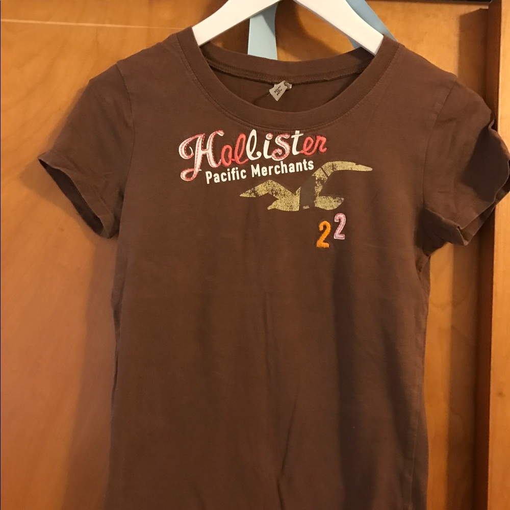 Hollister Graphic Tee