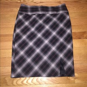 Black, white and baby pink plaid pencil skirt