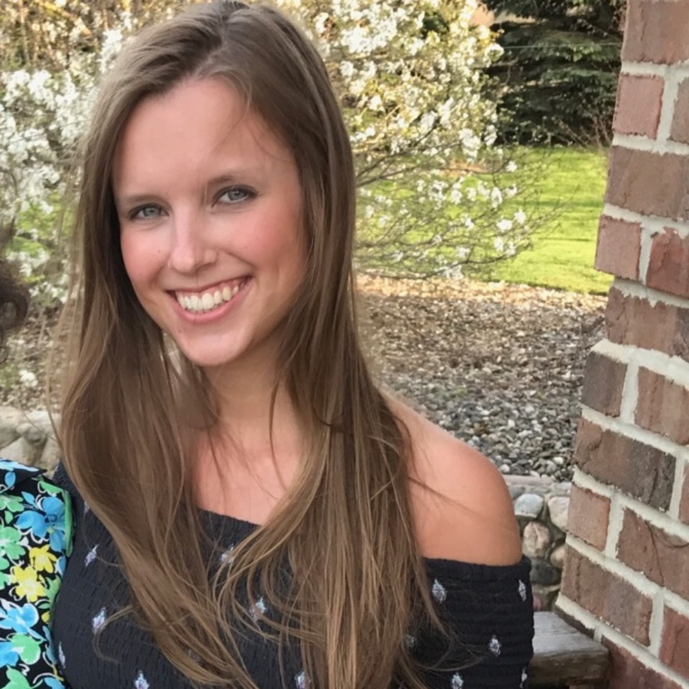 Meet your Posher, Alexis