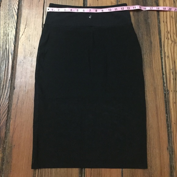 SOLD Lululemon Meesh Mesh skirt size 6 - Picture 2 of 2