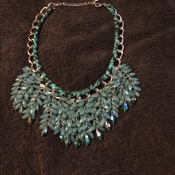 Jewelry - Green necklace