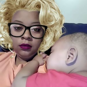 Meet your Posher, Mona