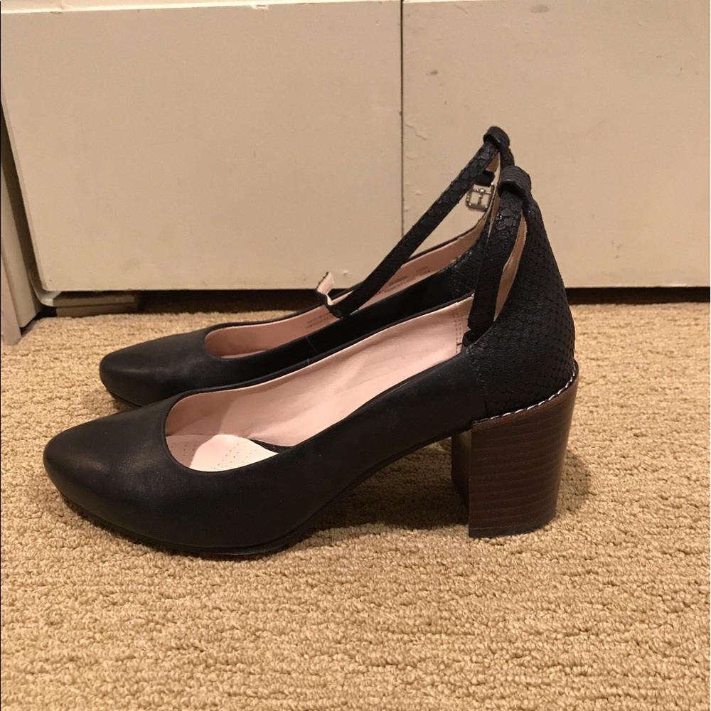 Clarks black heels