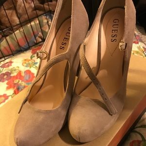 Guess heels. New without tags.