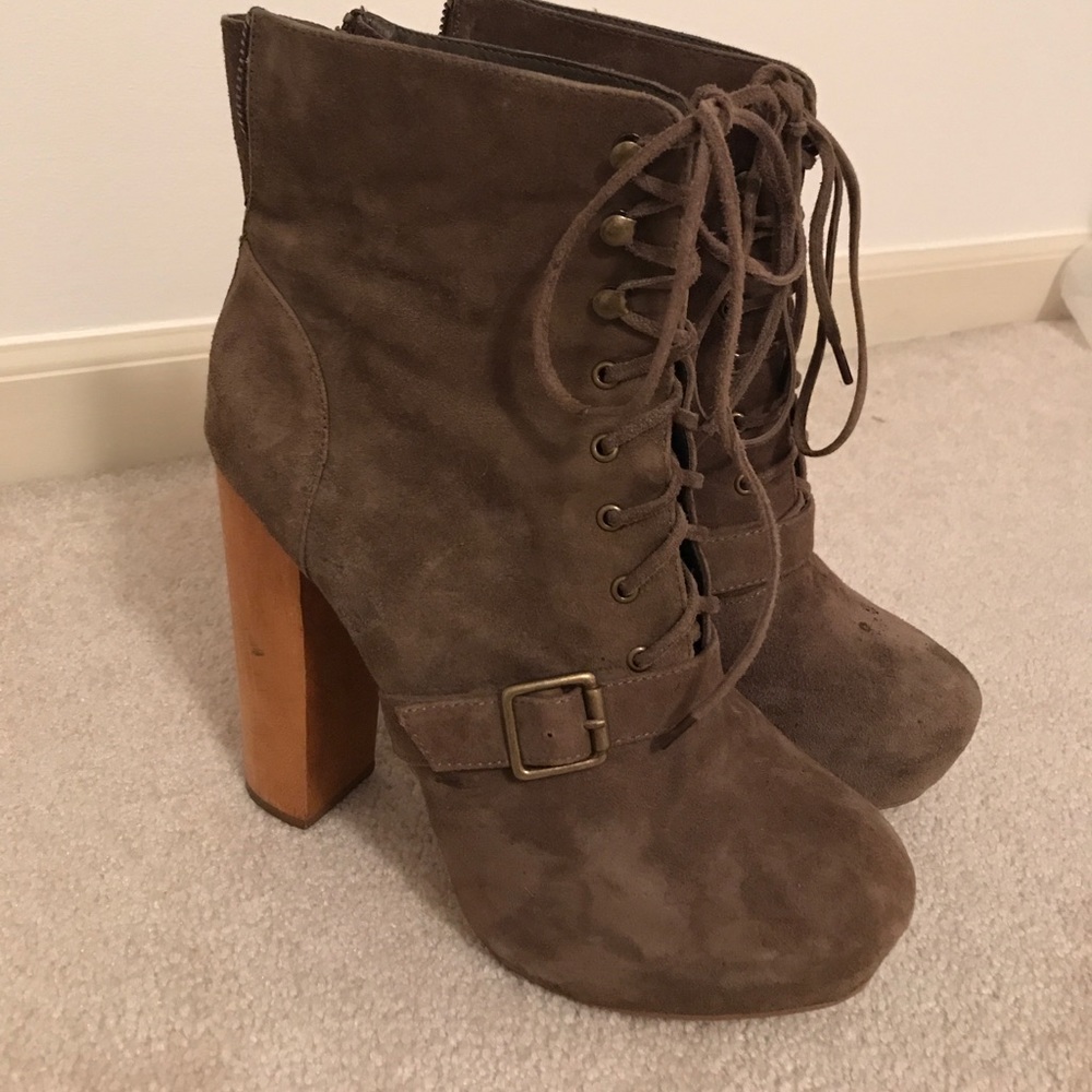 Steve Madden size 9.5 heel bootie