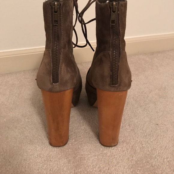 Steve Madden size 9.5 heel bootie - Picture 2 of 3
