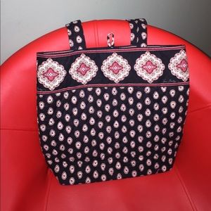 Flower print, Vera Bradley tote bag.