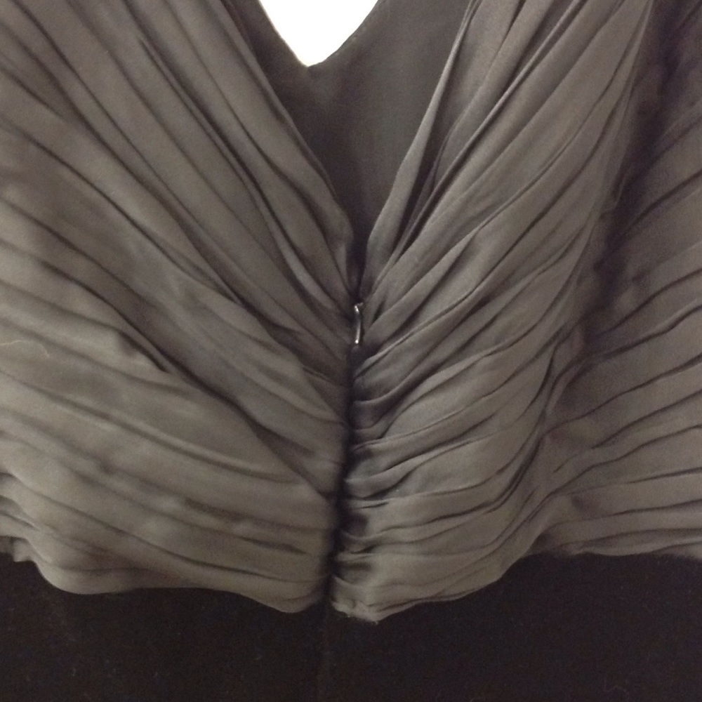πHPπ Sexy Bodice & Velvet Skirt - Picture 4 of 4
