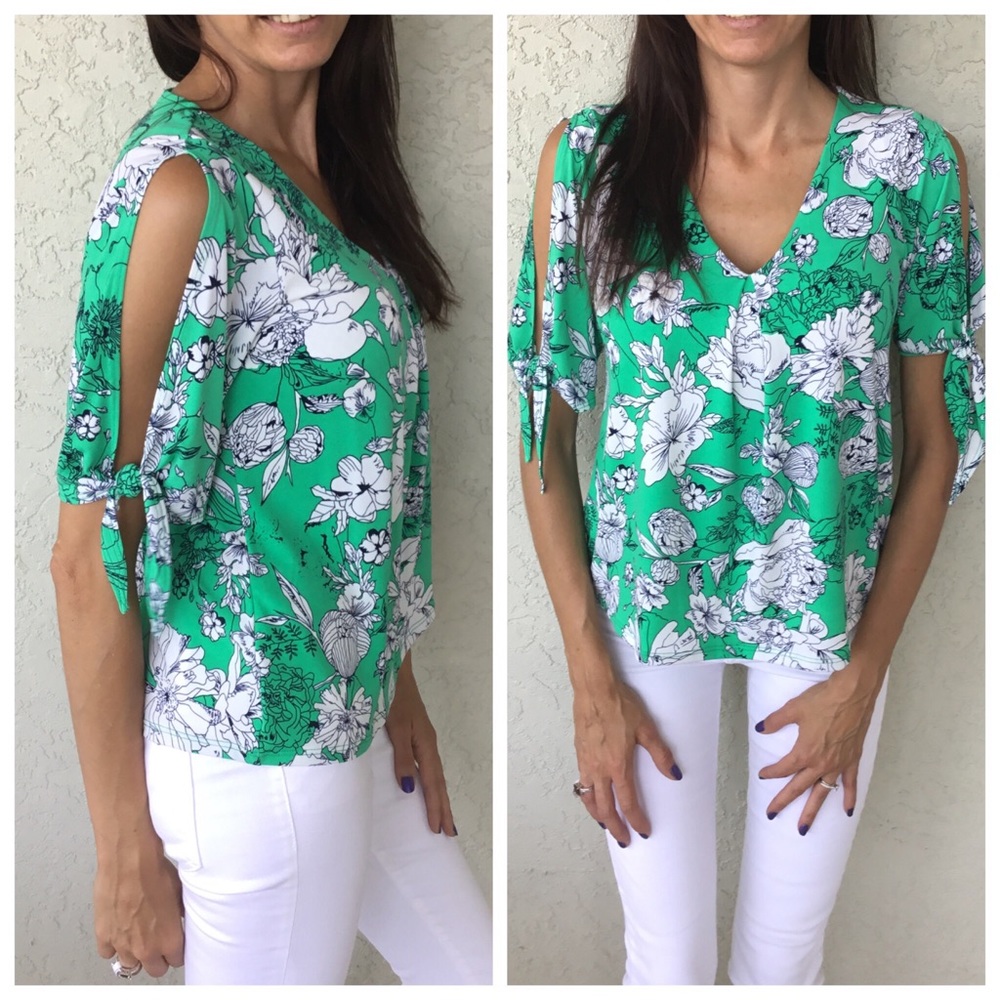😢 Last 1! Print Cold Shoulder Top Small - Picture 2 of 4