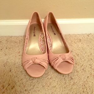 Light Rose American Eagle Kitten High Heels