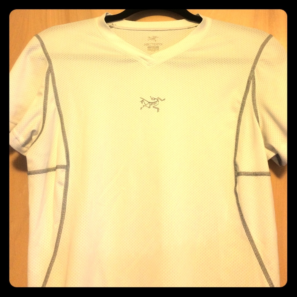 Arcteryx top