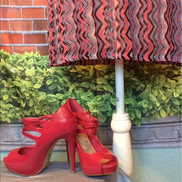 Angie - Great zigzag patterned dress. - Picture 4 of 8