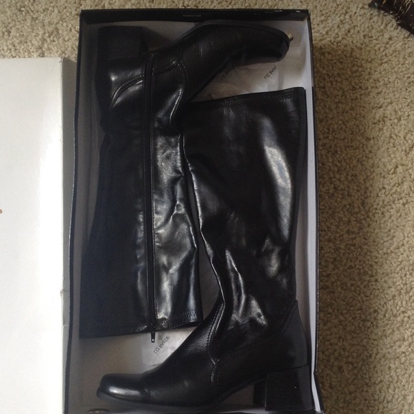 liz baker Liz Baker black leather heeled boots.Sz 10 from Anna's closet on Poshmark