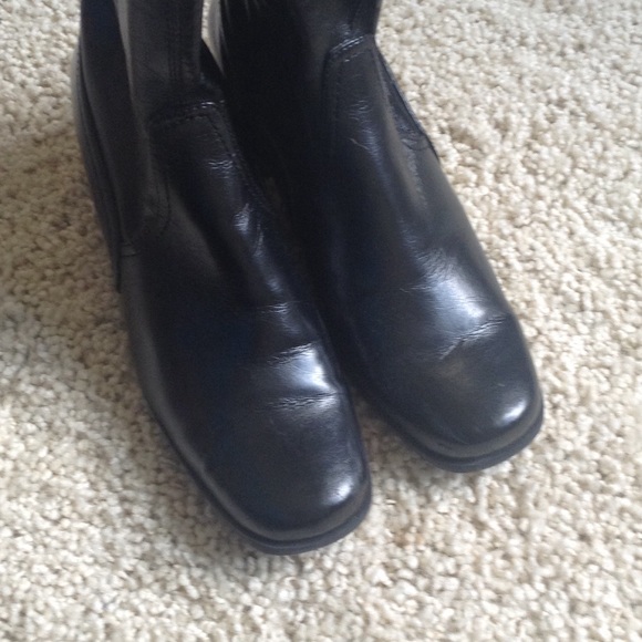 liz baker Liz Baker black leather heeled boots.Sz 10 from Anna's closet on Poshmark