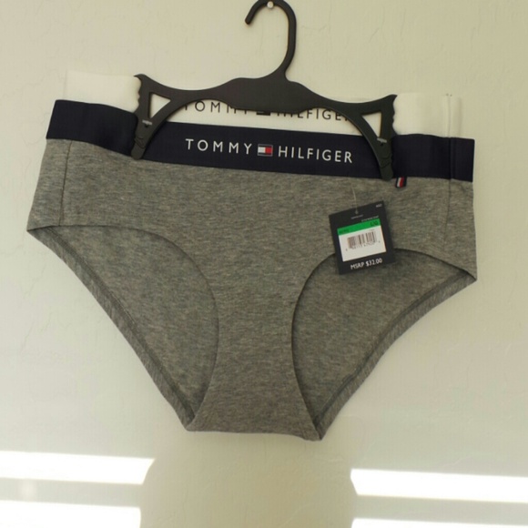 TOMMY HILFIGER SET - Picture 2 of 8