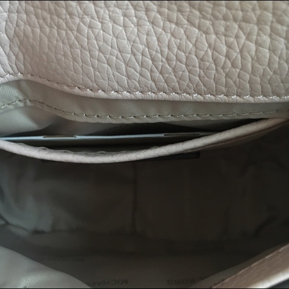 New! MICHAEL KORS crossbody - Picture 7 of 8