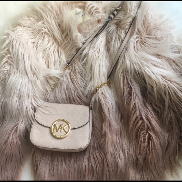 New! MICHAEL KORS crossbody - Picture 2 of 8