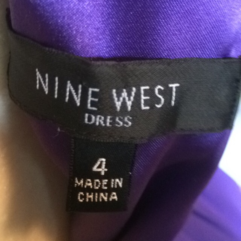 Nine West - Stunning pleated deep purple dress - Picture 7 of 8