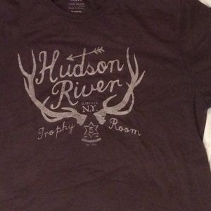 Men's t-shirt - Hudson River Trophy Room