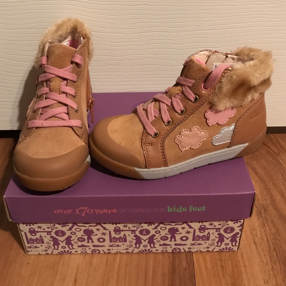 Clarks Toddler Suede Boot/Shoe- Toddler 9