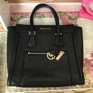 FLASH SALE!! Michael Kors Colette tote