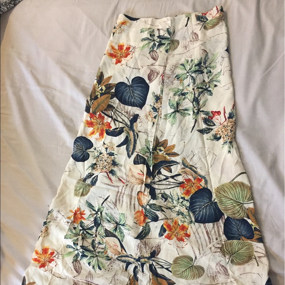 Floral two piece - Picture 6 of 8