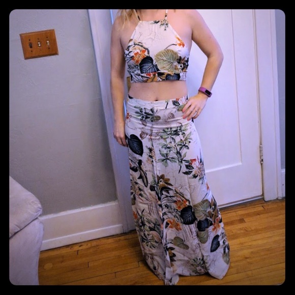 Floral two piece - Picture 2 of 8