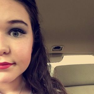 Meet your Posher, Abbie