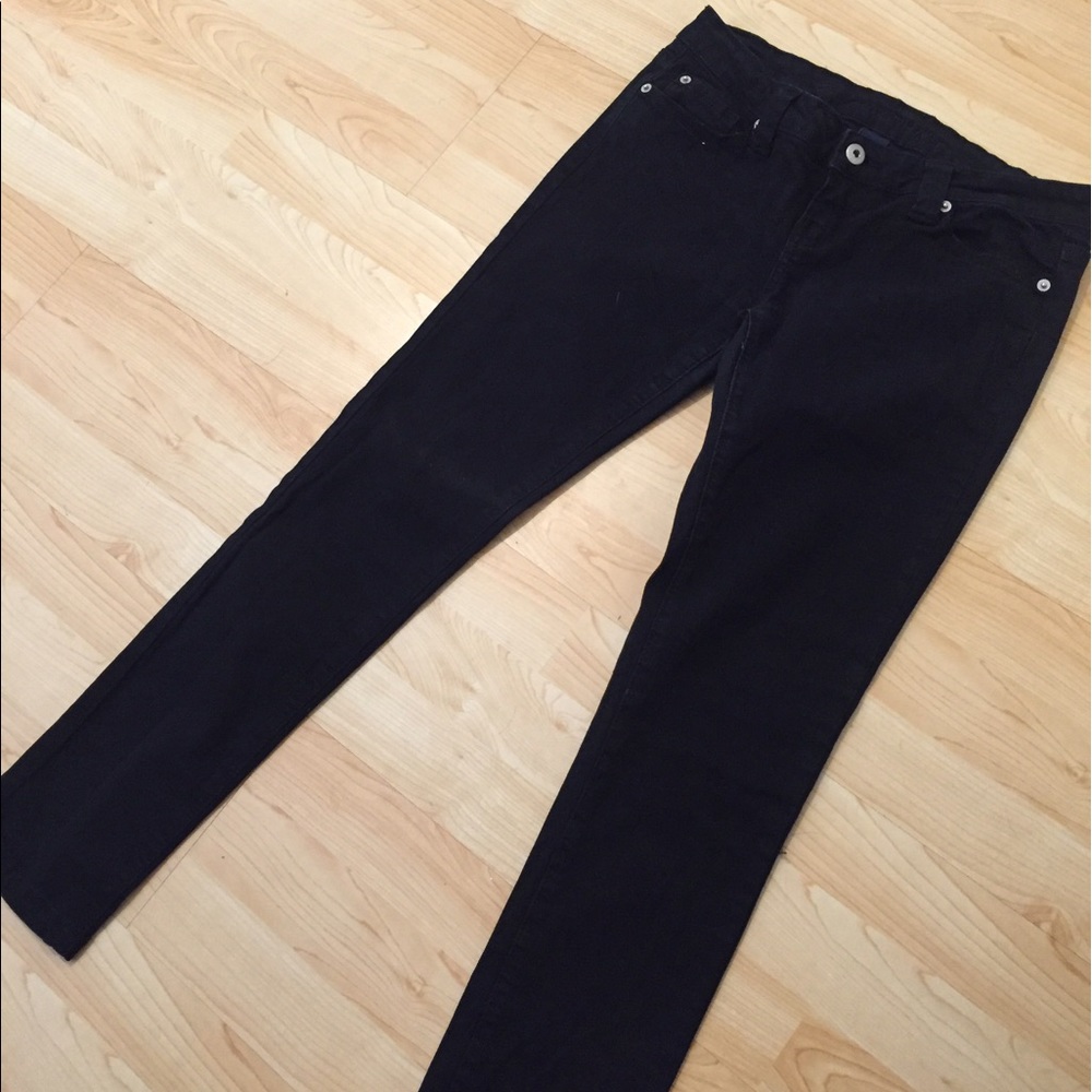 Black skinny jeans. Basically new condition