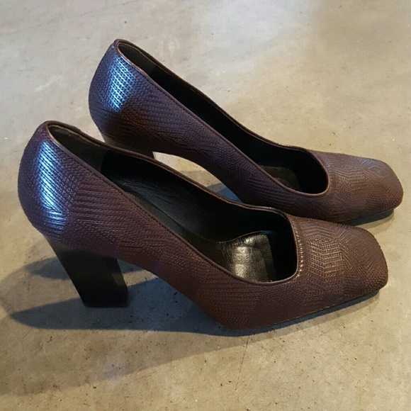 Prada Heels - Picture 2 of 7