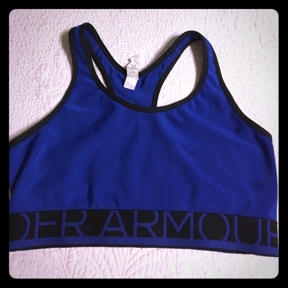 M- Under Armour sports bra. Excellent condition.