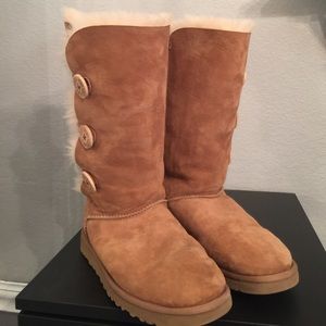 Bailey button ugg boots