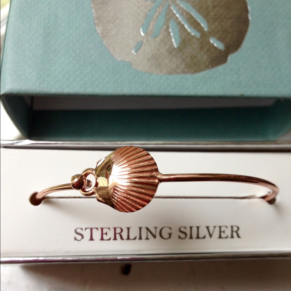 💖SALE💖BNIB Shell bracelet 🐚
