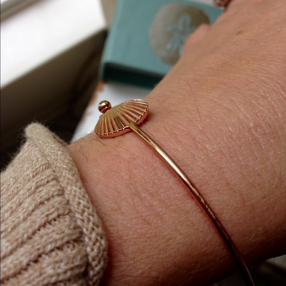 💖SALE💖BNIB Shell bracelet 🐚 - Picture 3 of 6