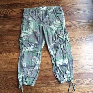 Abercrombie Camouflage Cropped Cargos