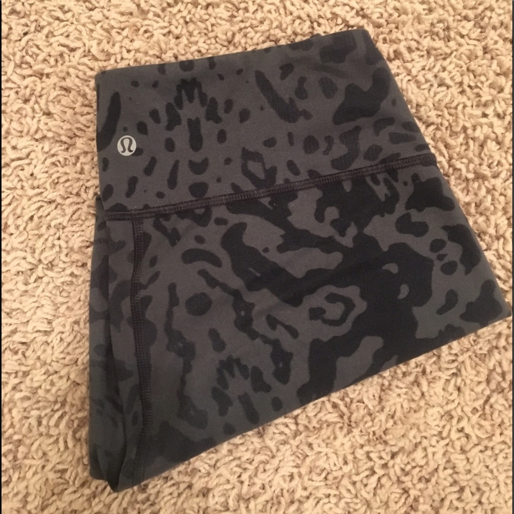 Lululemon Cheetah Wunder Under Crop