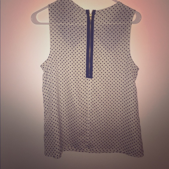 Sleeveless Blouse - Picture 3 of 3