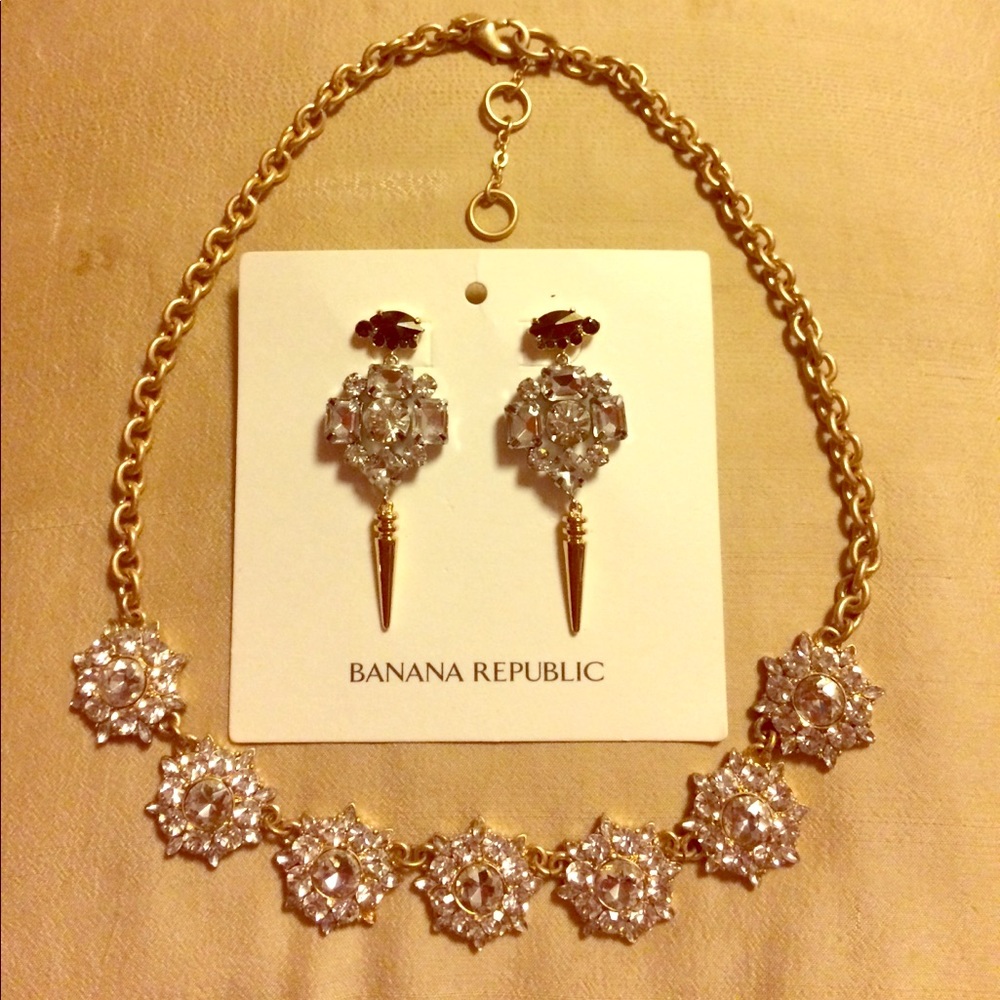 Earring & necklace set