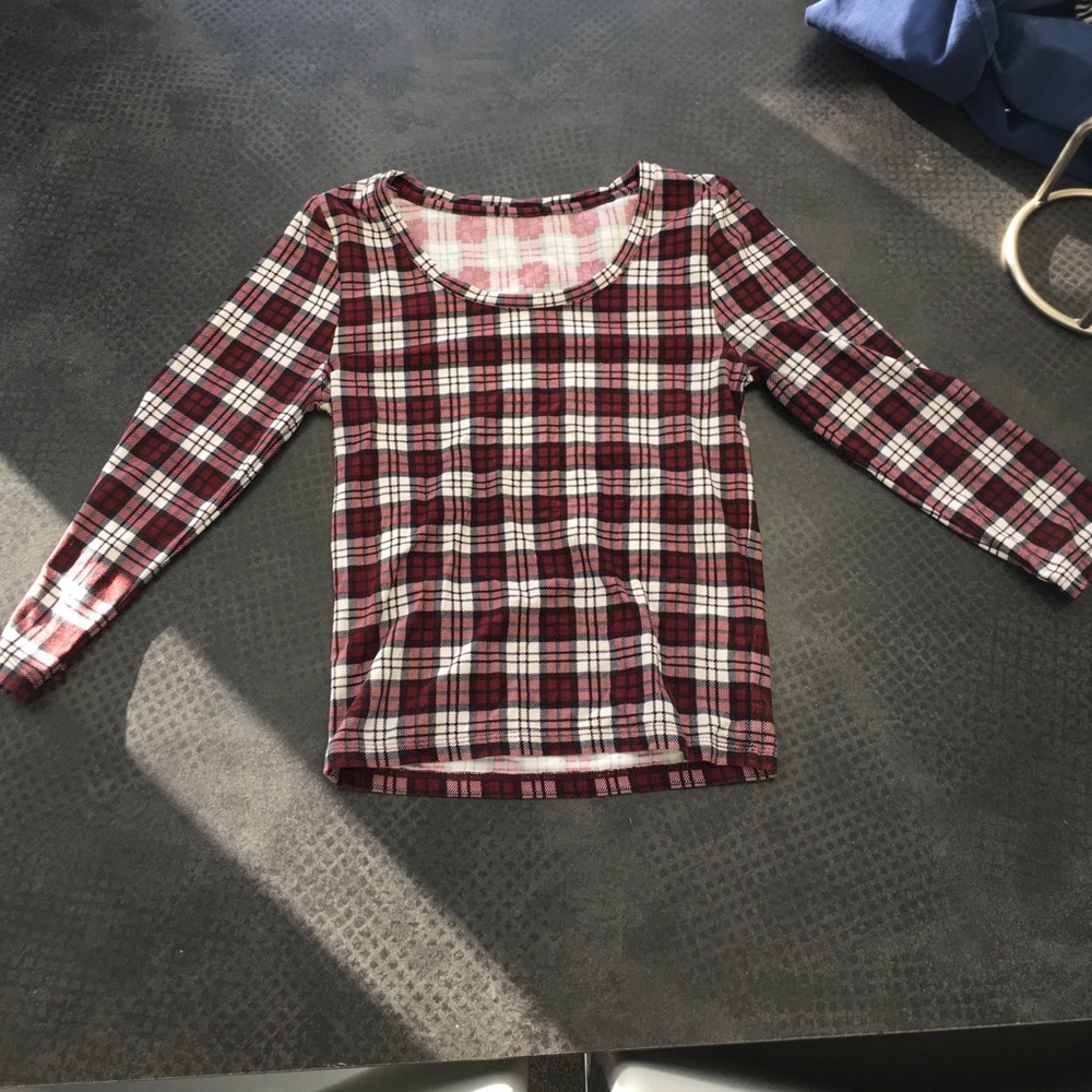 Forever 21 three quarter sleeve crop top.