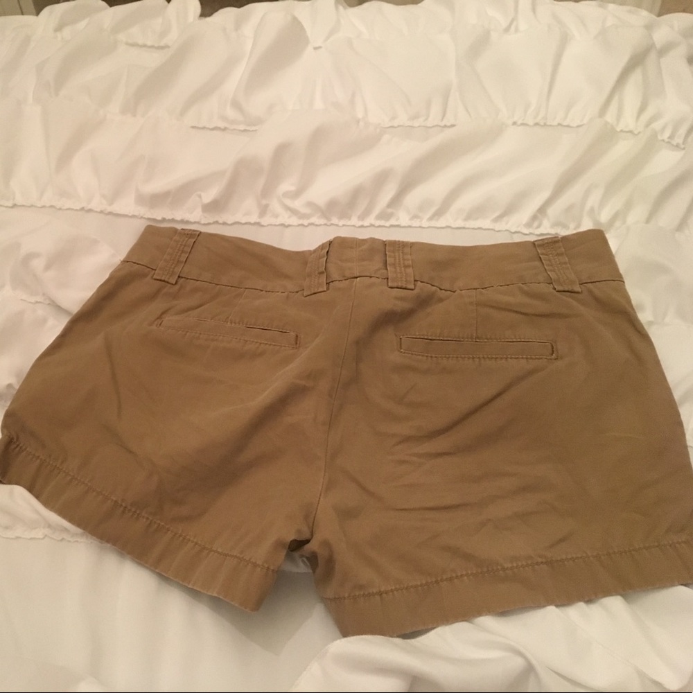 khaki shorts - Picture 2 of 4