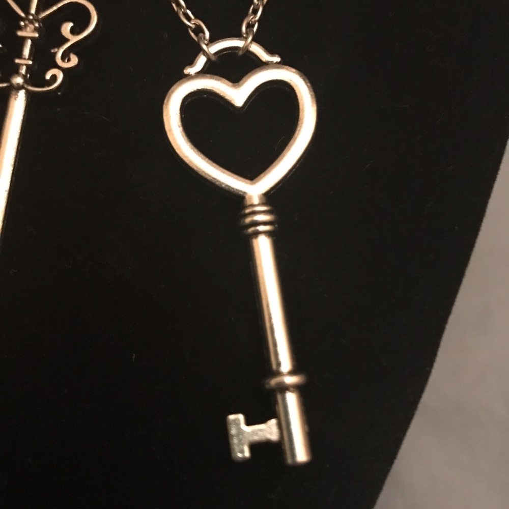 🎉HP🎉 Key to My Heart - Handmade Necklace - Picture 2 of 4